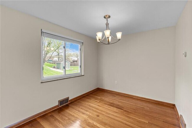 Building Photo - 5139 McIntosh Dr