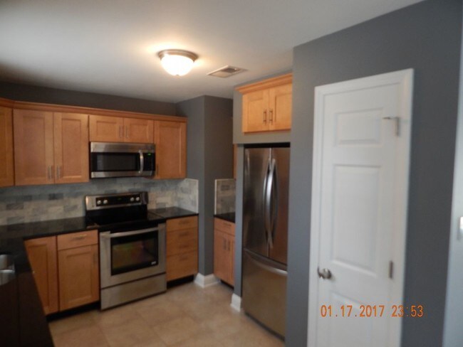 Building Photo - 739 Fontainbleau Dr
