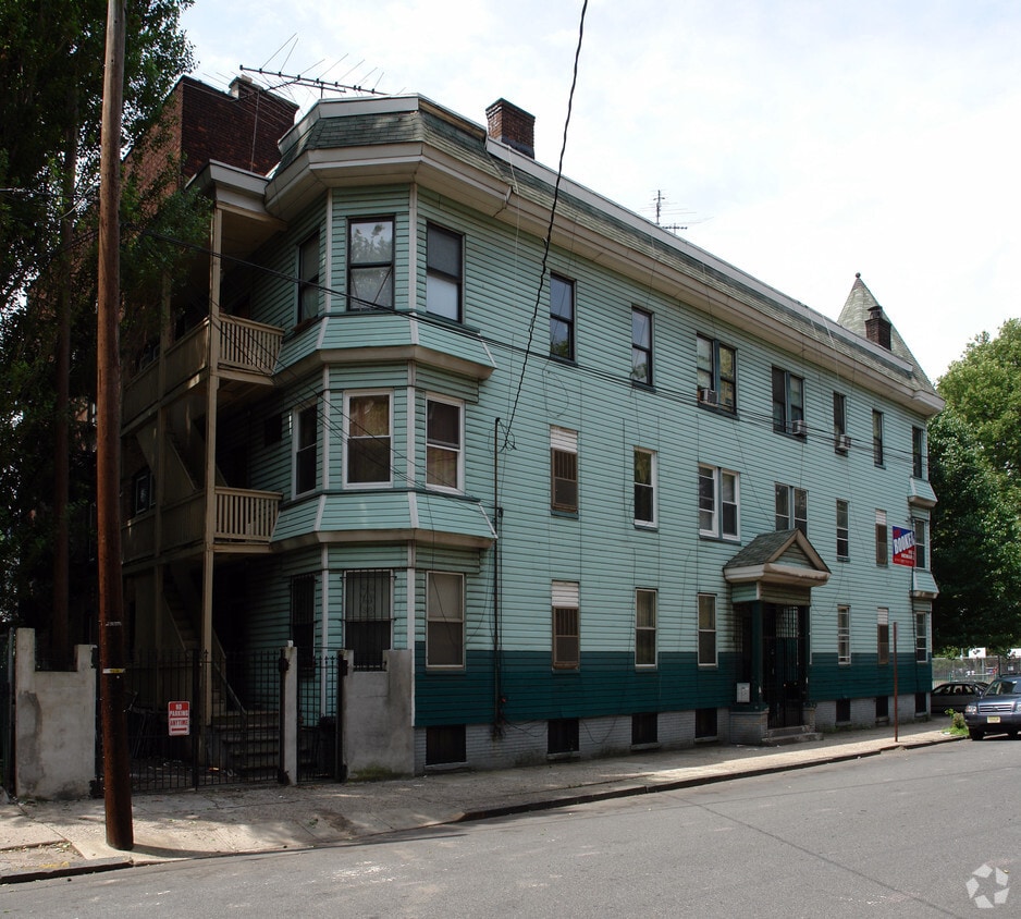 Foto principal - 244 Van Buren St