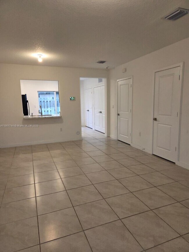 Foto del edificio - 540 NE 5th Terrace