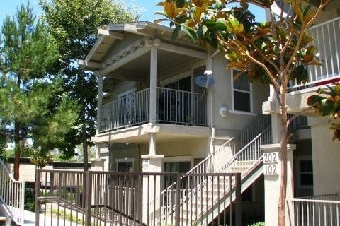 Balcony - The Vintage Apartments