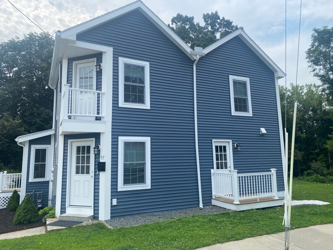 Primary Photo - 99 Vine St