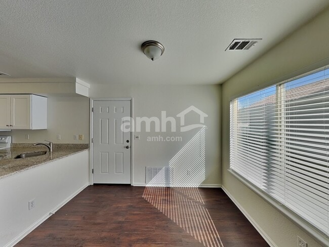 Building Photo - 4570 N Orleans St