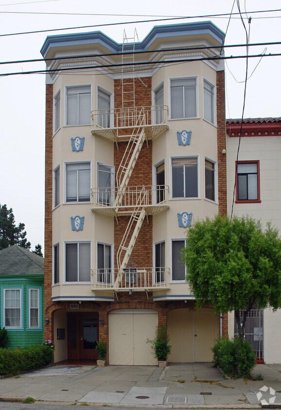 Primary Photo - 322 30th Ave