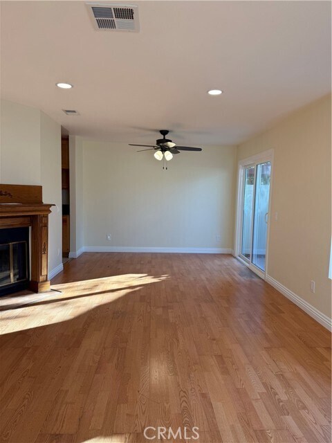 Foto del edificio - 428 Golden Springs Dr