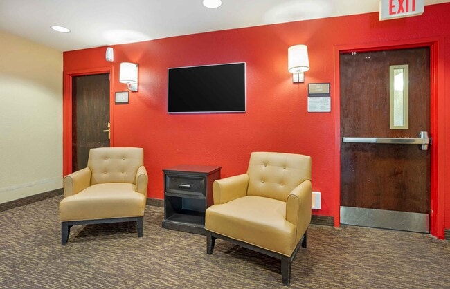 Building Photo - Furnished Studio-Richmond - Hilltop Mall