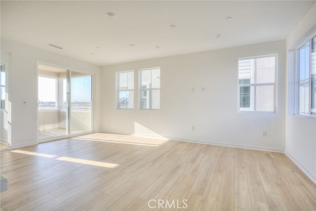 Building Photo - 5999 Huntington Dr