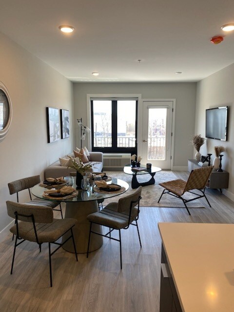 Primary Photo - 671 Avenue E