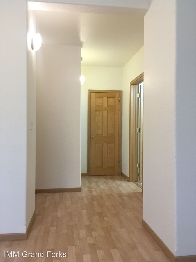 Foto del edificio - 414-414B 3rd Ave S