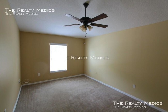 Foto del edificio - 3 bedroom in Poinciana FL 34759
