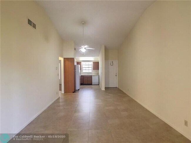 Building Photo - 301 Olivewood Pl