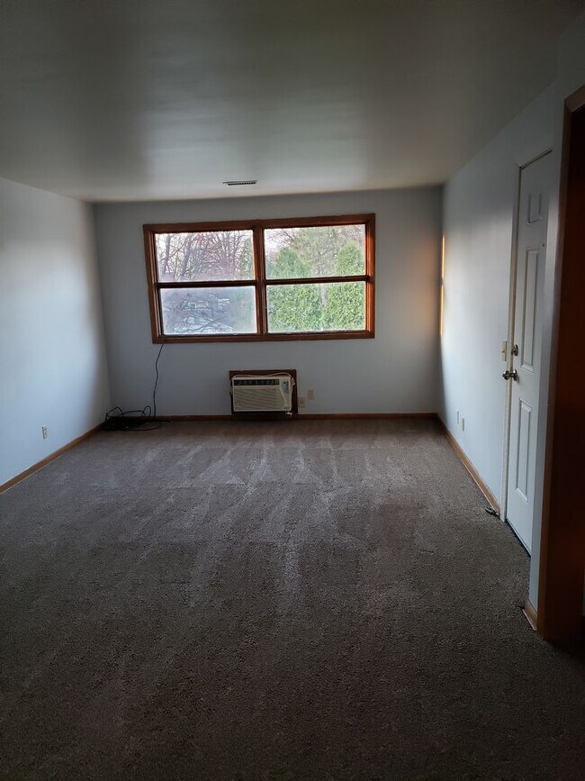 Two Bedroom Apartment AVAILABLE NOW Apartment for Rent in Canton, OH