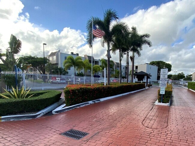 Foto del edificio - 7785 SW 86th St