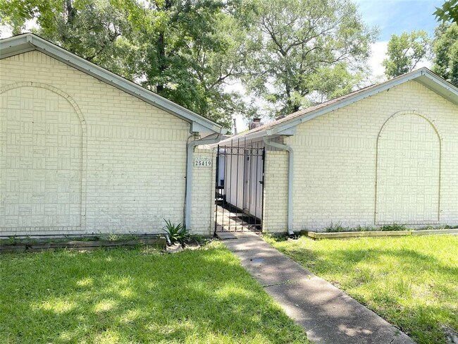 Building Photo - 25419 Glen Loch Dr