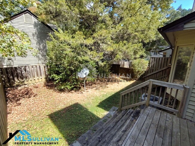 Building Photo - 4930 Pine Cone Dr