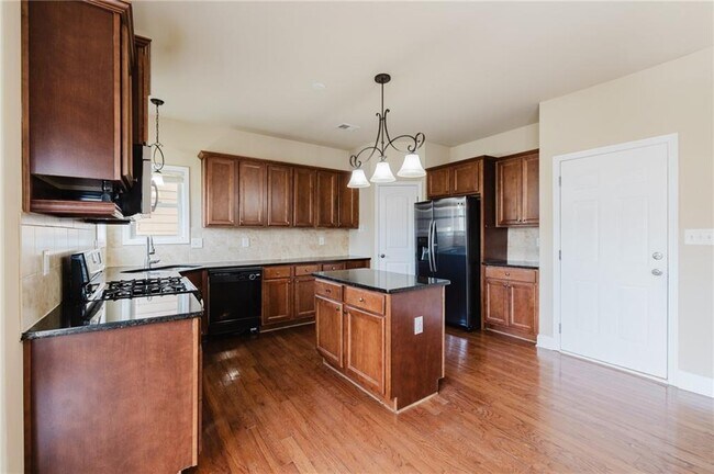 Foto del edificio - 3562 Fallen Oak Dr