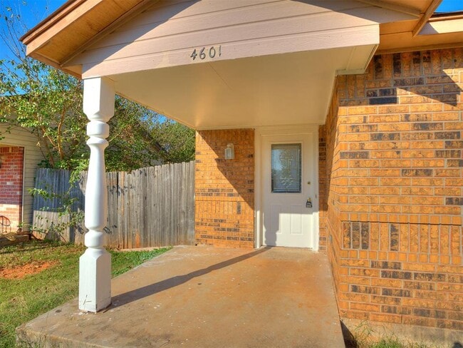 Foto del edificio - 4601 Tinker Rd