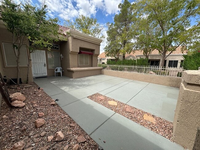 Foto del edificio - 2 Bedroom 2 Bathroom Sun City Summerlin To...