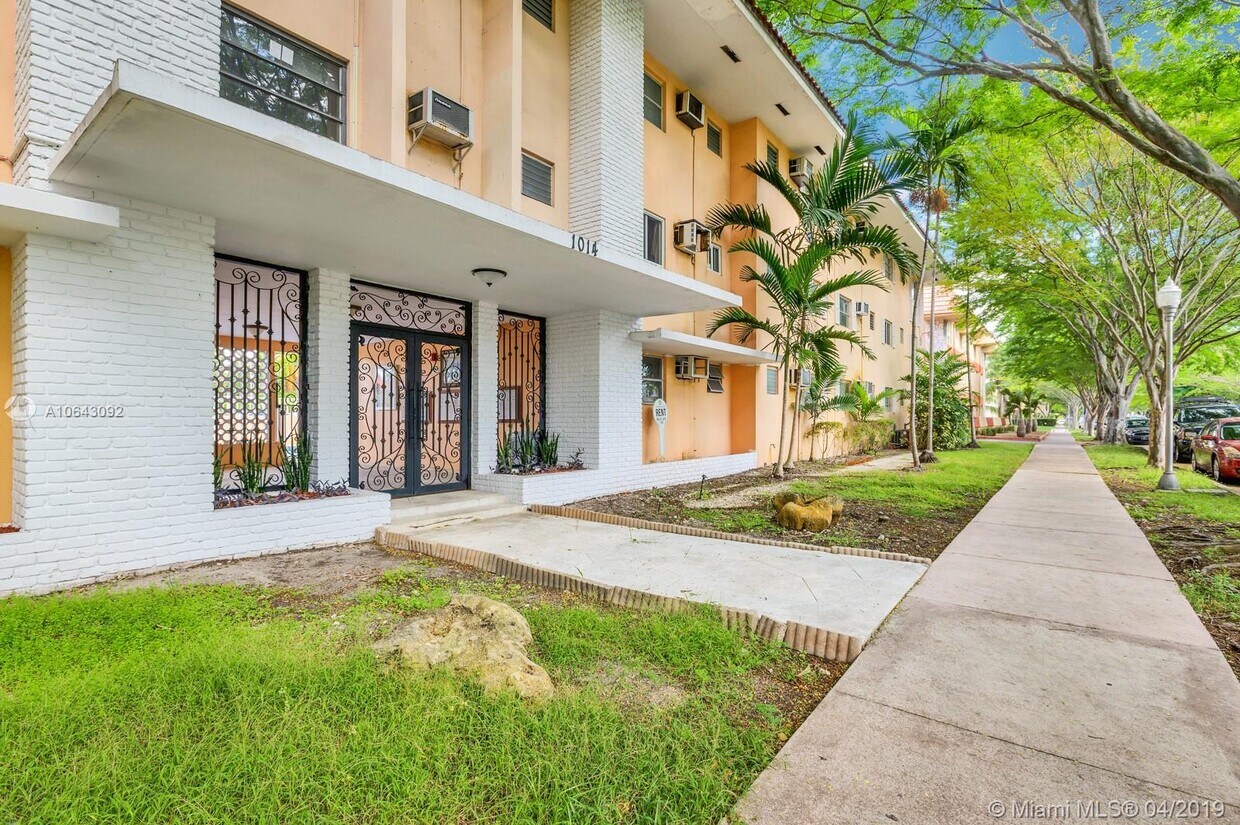 Foto principal - 1014 Salzedo St