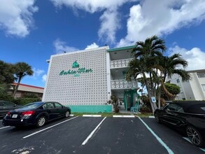 Building Photo - 131 Shore Ct