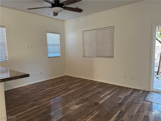 Foto del edificio - 7760 Vestibule Ct