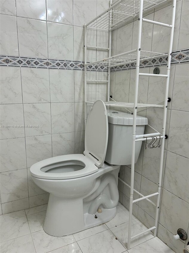 Foto del edificio - 100 NW 56th Ct