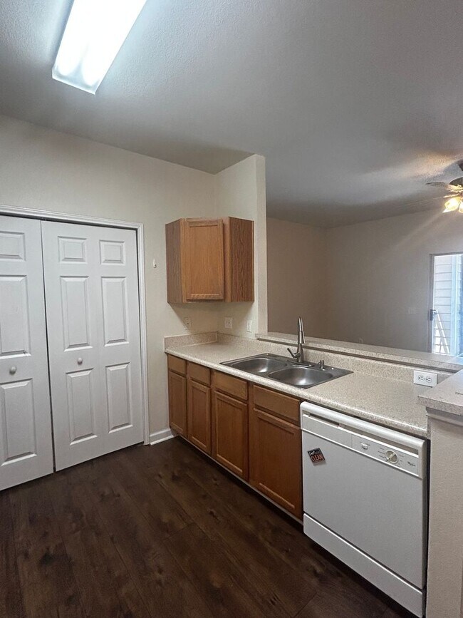 Building Photo - Longleaf Villas #1008