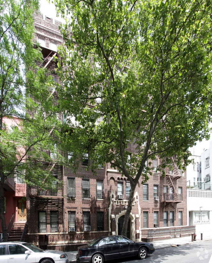 Building Photo - 145 Hooper St