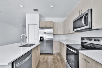 Building Photo - 4083 Sunset Wy