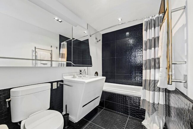 Building Photo - 2 bedroom in NEW YORK NY 10006