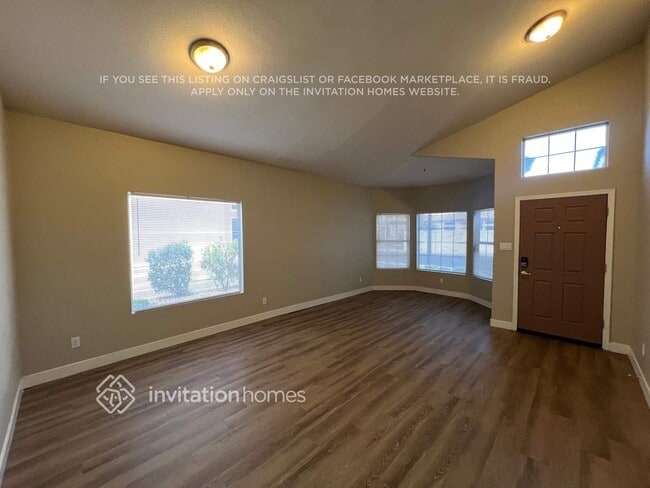 Building Photo - 710 S Catalina St