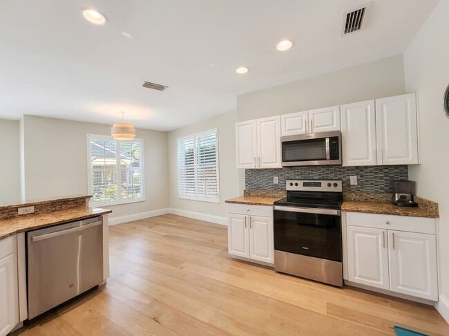 Foto del edificio - Autumn Woods annual rental in North Naples!