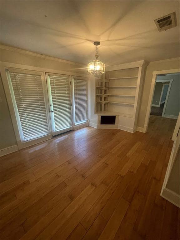 Building Photo - 5913 Montfort Rd S