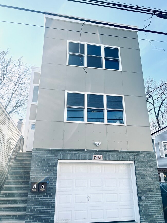 Building Photo - 465 S 16th St