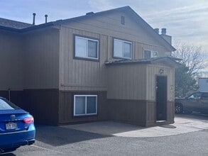 Building Photo - 127 W 45th St