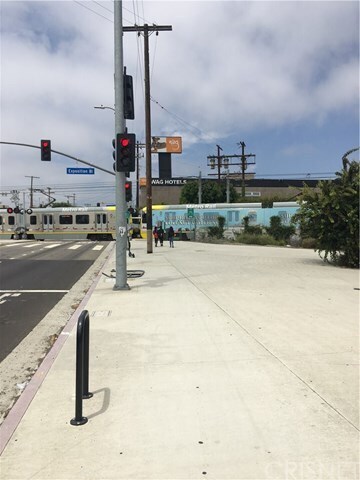 Foto del edificio - 2260 S Barrington Ave
