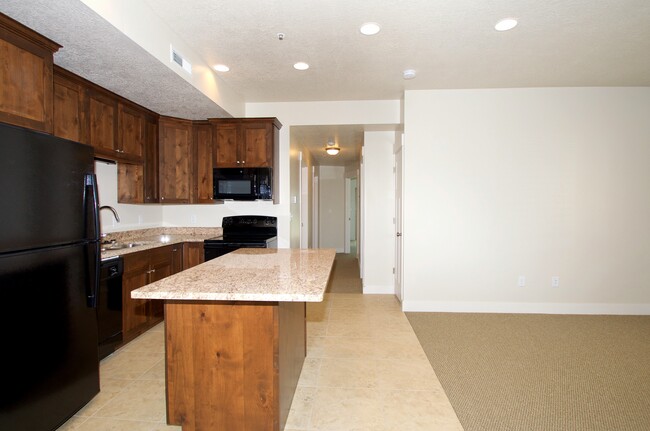 Building Photo - 45 W 300 S
