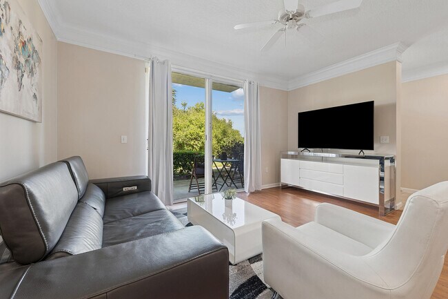 Foto del edificio - 2052 Alta Meadows Ln