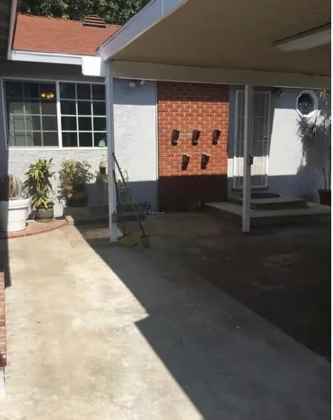 Building Photo - 390 S Crest Rd