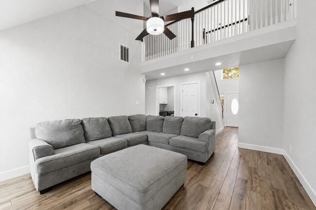 Building Photo - 5234 Findlay Dr
