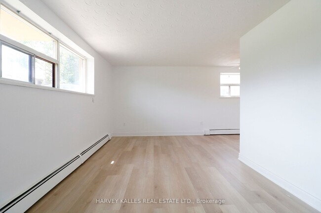 Building Photo - 30 Torbolton Dr