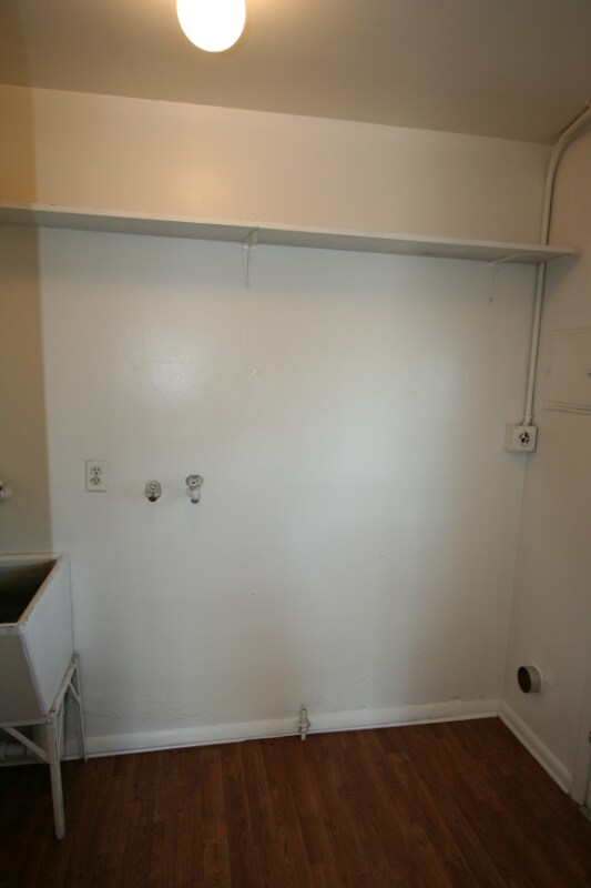 Building Photo - 624 S Pecos St