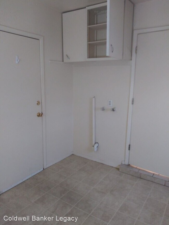 Building Photo - 3 br, 1.5 bath House - 5409 Candelaria Rd NE