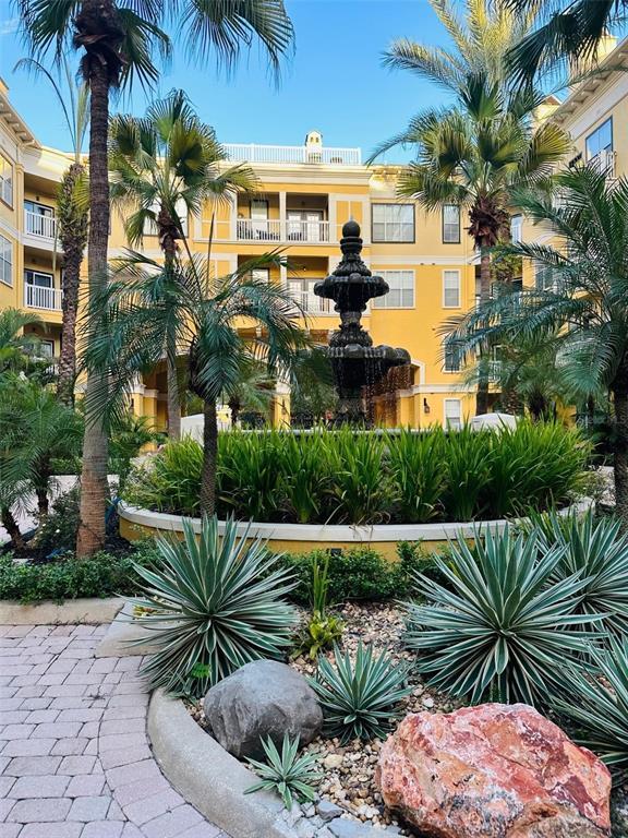 Foto principal - 860 N Orange Ave