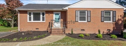 Building Photo - 2212 Drummond Dr