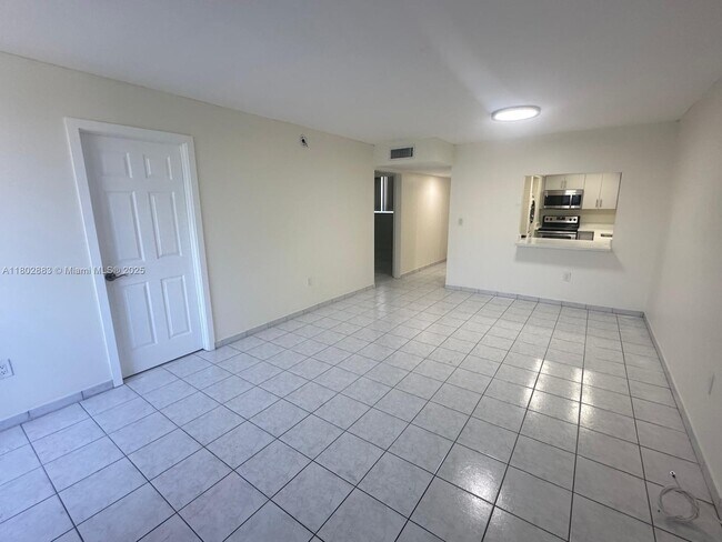 Foto del edificio - 10090 NW 80th Ct