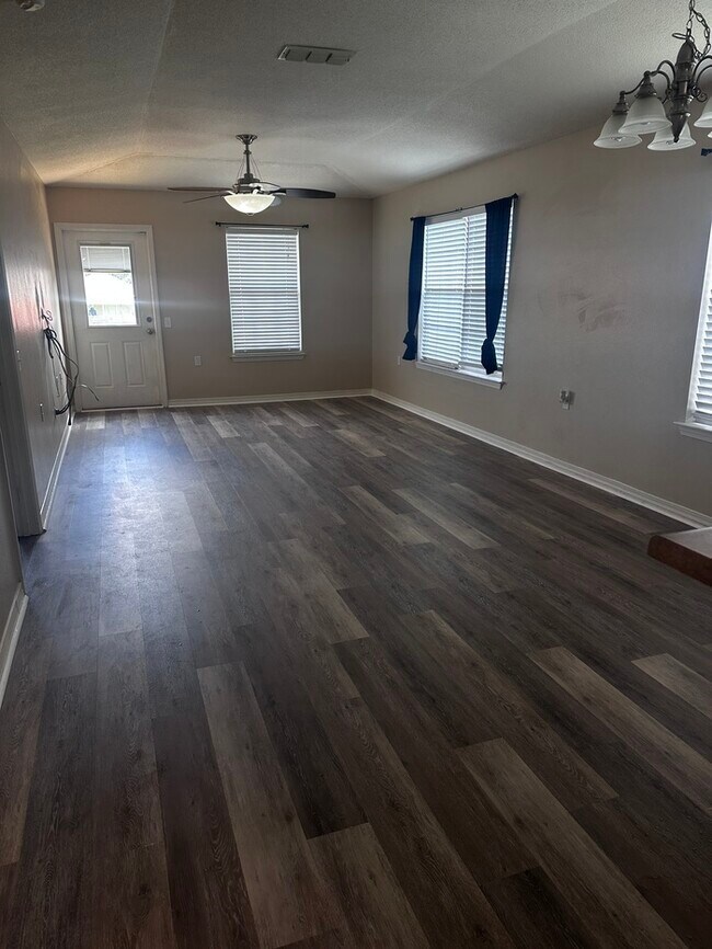 Foto del edificio - 3111 Flintlock Dr
