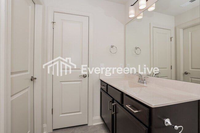 Building Photo - 738 Elkins Dr