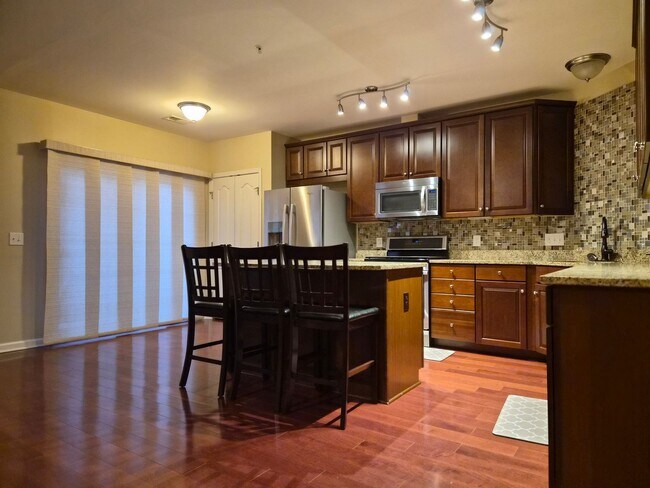 Foto del edificio - POTOMAC CLUB - WOODBRIDGE - GATED COMMUNITY WITH POOL, TENNIS AND MUCH MORE!