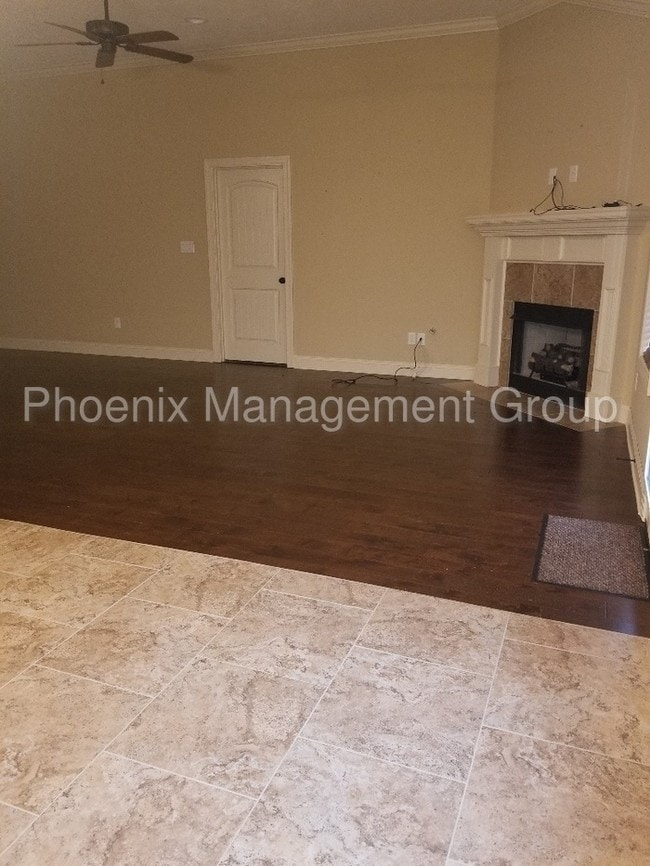 Building Photo - Beautiful House in Gated Community!